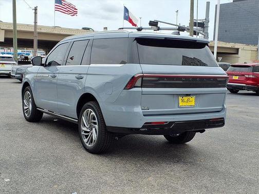 Mist 2026 Lincoln Navigator Reserve