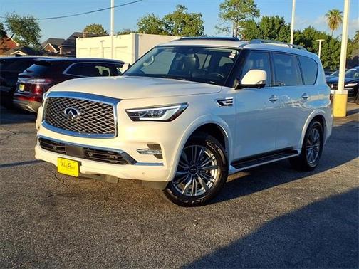 2022 INFINITI QX80 Luxe