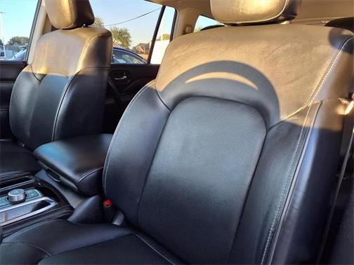 2022 INFINITI QX80 Luxe