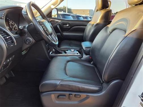 2022 INFINITI QX80 Luxe