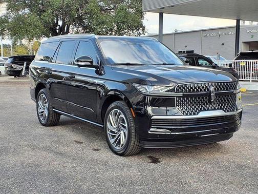 Black Metallic 2025 Lincoln Navigator Reserve