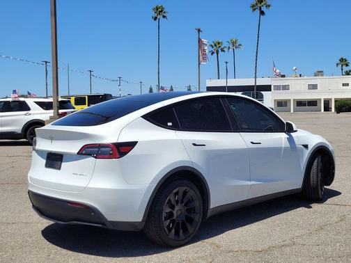2023 Tesla Model Y Long Range Dual Motor All-Wheel Drive