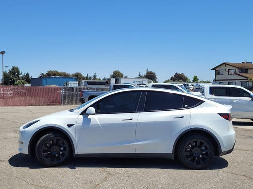 2023 Tesla Model Y Long Range Dual Motor All-Wheel Drive