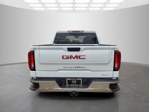 Glacier White Tricoat 2026 GMC Sierra 1500 SLT