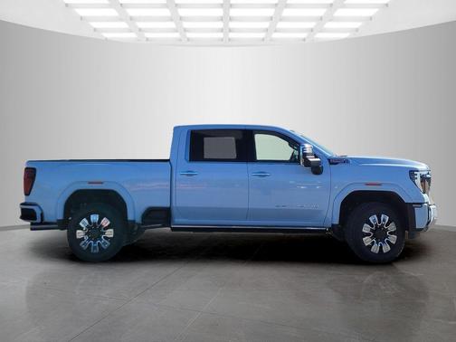 Glacier White Tricoat 2026 GMC Sierra 2500 Denali