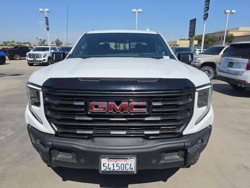 Summit White 2023 GMC Sierra 1500 AT4X