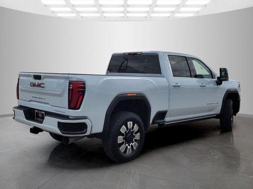 Glacier White Tricoat 2026 GMC Sierra 2500 Denali