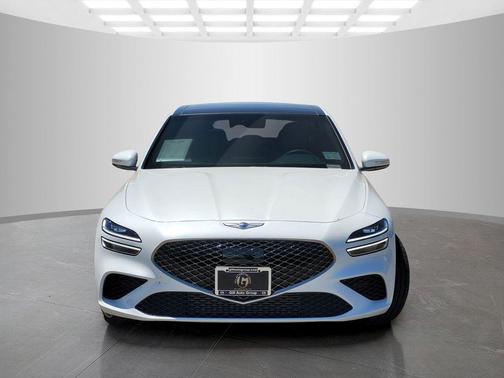 Uyuni White 2023 Genesis G70 2.0T RWD