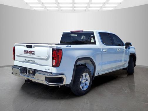 Summit White 2023 GMC Sierra 1500 SLE