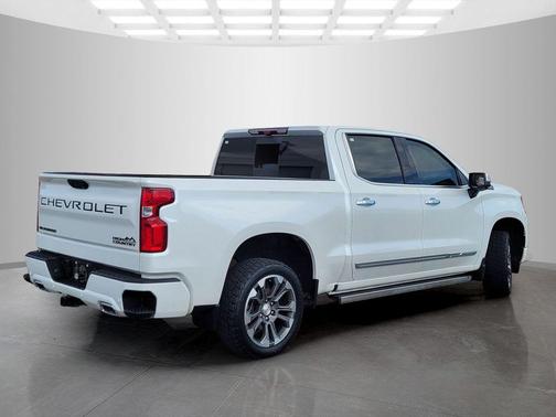 Iridescent Pearl Tricoat 2024 Chevrolet Silverado 1500 High Country