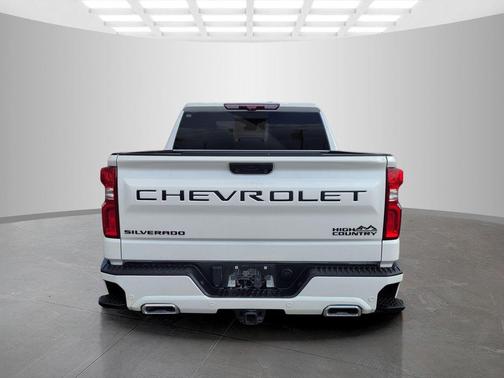 Iridescent Pearl Tricoat 2024 Chevrolet Silverado 1500 High Country