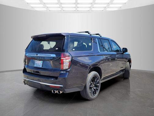 Dark Ash Metallic 2022 Chevrolet Suburban 4WD High Country