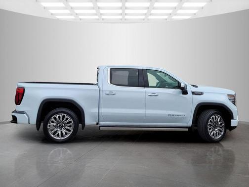 Glacier White Tricoat 2026 GMC Sierra 1500 Denali Ultimate