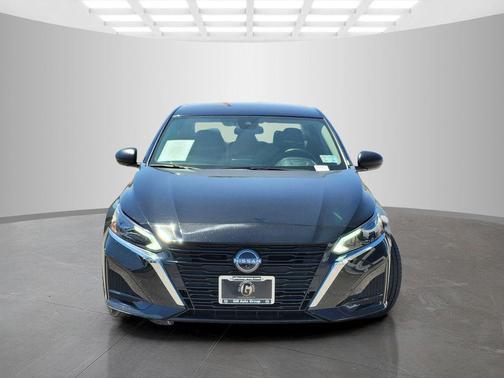 Super Black 2025 Nissan Altima 2.5 SV