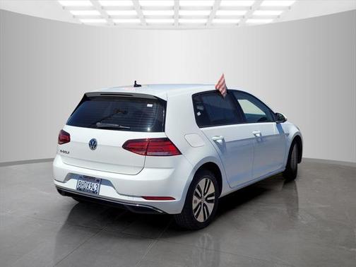 2018 Volkswagen e-Golf SE