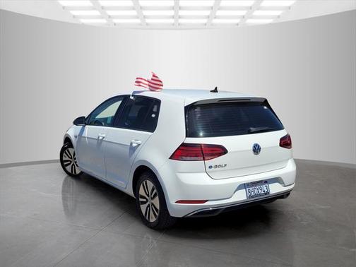 2018 Volkswagen e-Golf SE