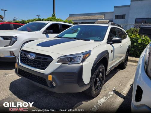 Crystal White Pearl 2022 Subaru Outback Wilderness