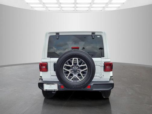 Bright White Clearcoat 2025 Jeep Wrangler 4-Door Sahara 4x4