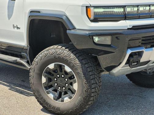 Interstellar White 2024 GMC HUMMER EV SUV 2X