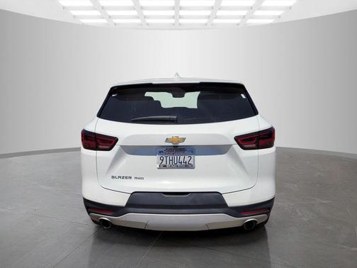 Summit White 2025 Chevrolet Blazer 2LT