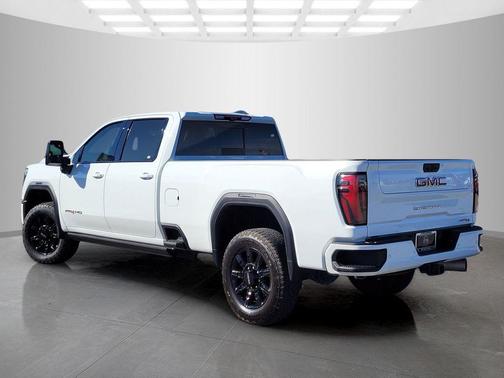 Summit White 2024 GMC Sierra 3500 AT4
