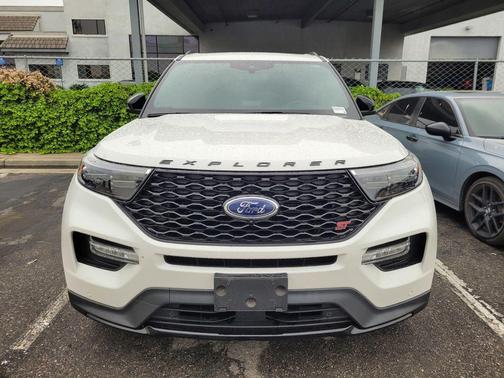 Star White Metallic Tri-Coat 2023 Ford Explorer ST