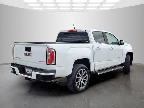 Summit White 2019 GMC Canyon Denali