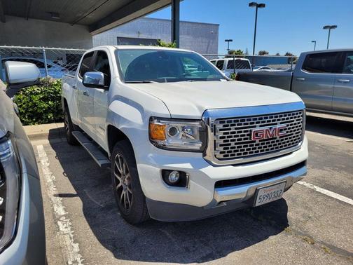 Summit White 2019 GMC Canyon Denali