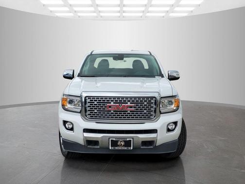 Summit White 2019 GMC Canyon Denali