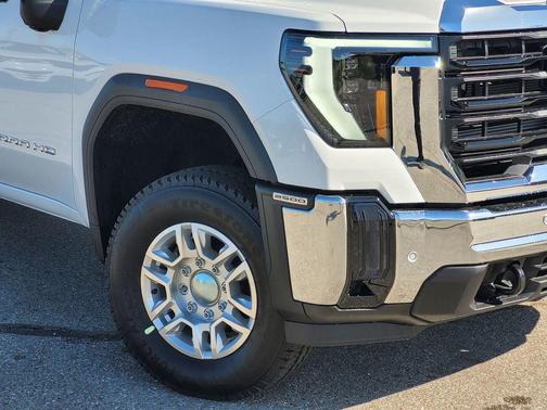 Summit White 2026 GMC Sierra 2500 Pro