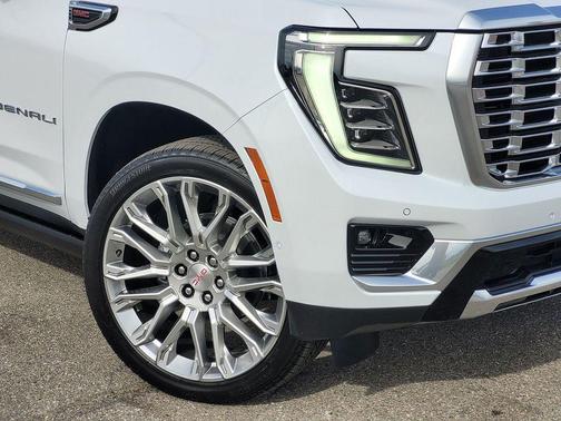 Glacier White Tricoat 2026 GMC Yukon XL Denali