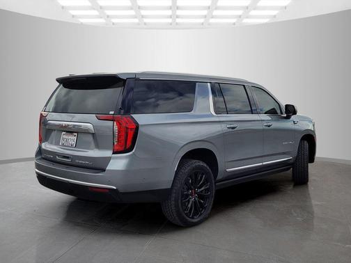 Sterling Metallic 2023 GMC Yukon XL Denali