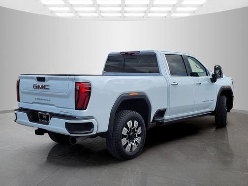 Glacier White Tricoat 2026 GMC Sierra 2500 Denali