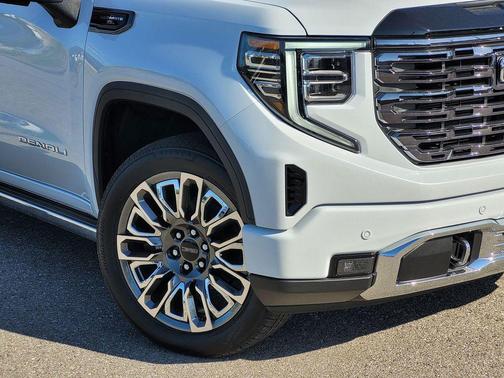 Glacier White Tricoat 2026 GMC Sierra 1500 Denali Ultimate