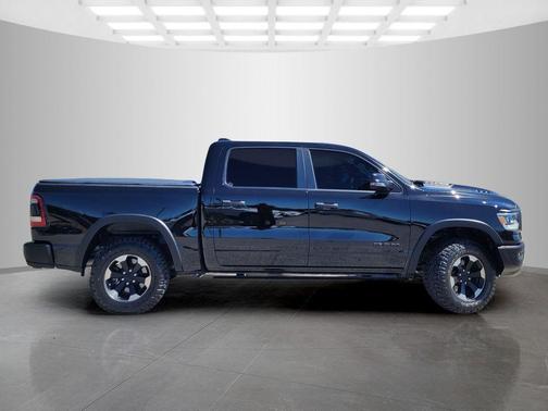 Diamond Black Crystal Pearlcoat 2023 RAM 1500 Rebel