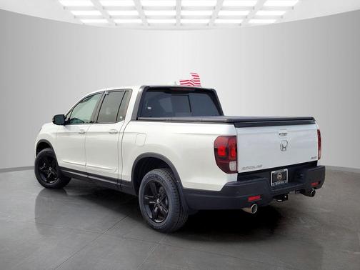 Platinum White Pearl 2023 Honda Ridgeline Black
