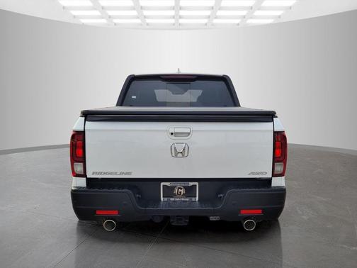Platinum White Pearl 2023 Honda Ridgeline Black