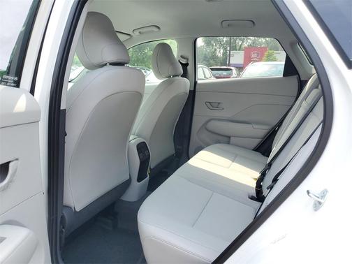2025 Hyundai KONA SEL Convenience