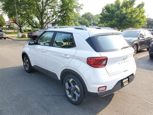 2023 Hyundai VENUE SEL