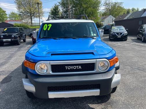 White/Voodoo Blue 2007 Toyota FJ Cruiser Base