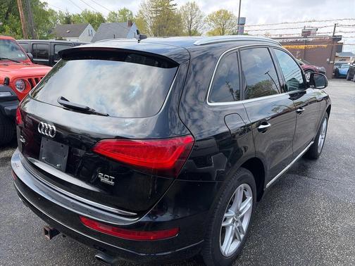 Brilliant Black 2016 Audi Q5 2.0T Premium