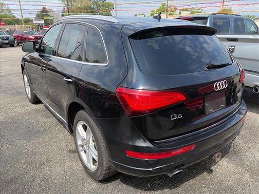 Brilliant Black 2016 Audi Q5 2.0T Premium