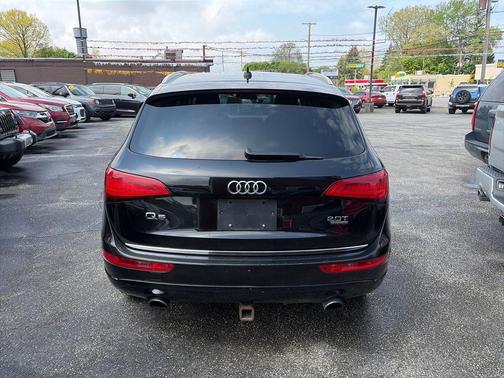 Brilliant Black 2016 Audi Q5 2.0T Premium