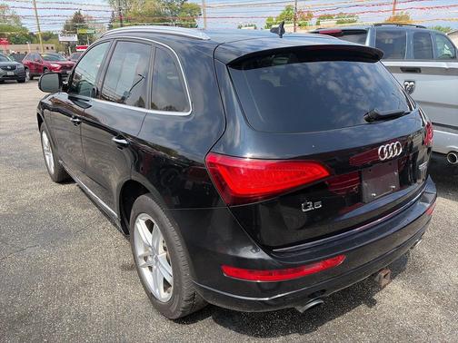 Brilliant Black 2016 Audi Q5 2.0T Premium