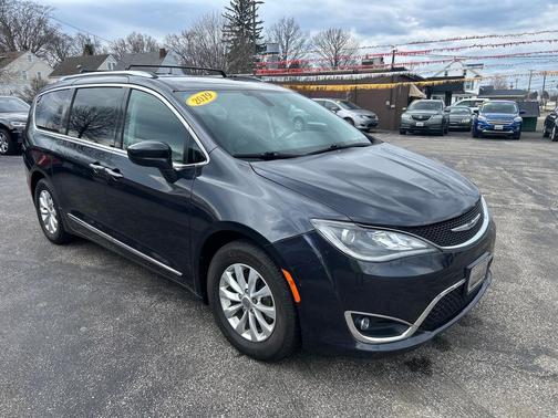 2019 Chrysler Pacifica Touring L