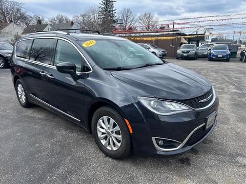 2019 Chrysler Pacifica Touring L