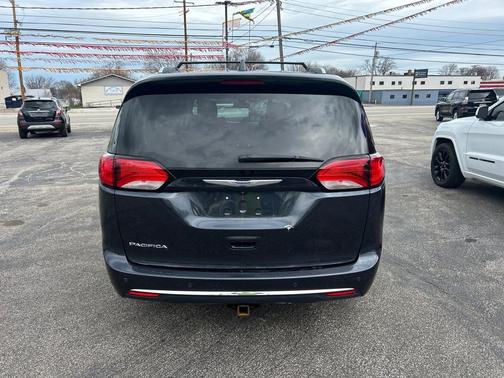 2019 Chrysler Pacifica Touring L