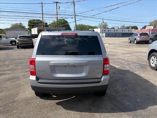 Billet Silver Metallic Clearcoat 2015 Jeep Patriot Latitude