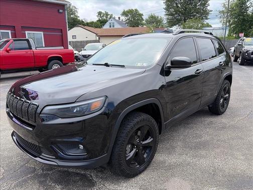 Diamond Black Crystal Pearlcoat 2019 Jeep Cherokee Altitude