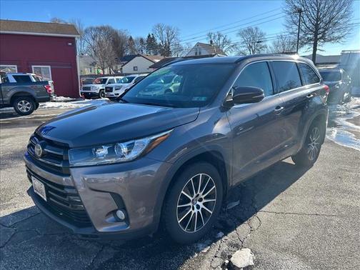 2017 Toyota Highlander SE